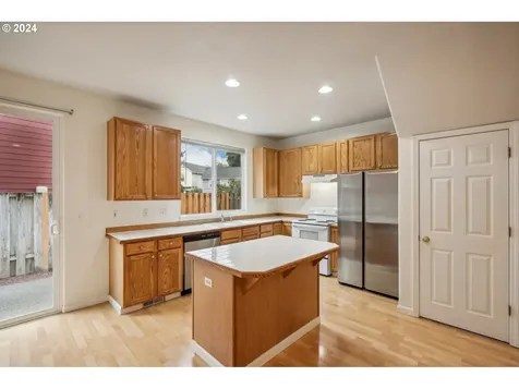 19741 SW Ashcroft Lane Beaverton OR 97003