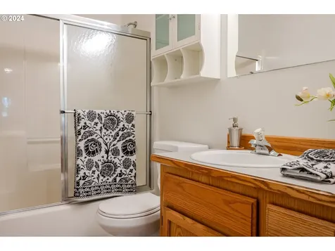 2196 SE 73rd Avenue Hillsboro OR 97123