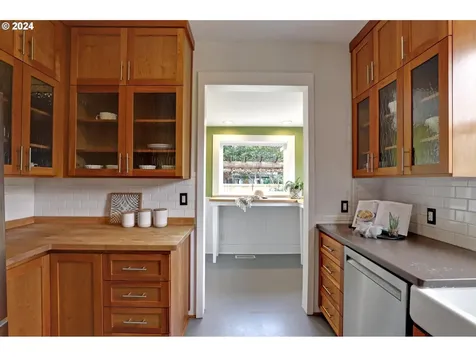 6125 N Delaware Avenue Portland OR 97217