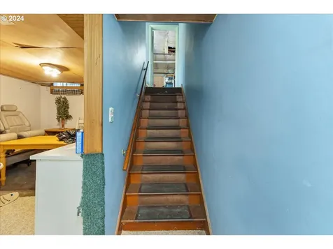 8510 SE Ash Street Portland OR 97216