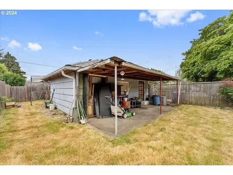 8510 SE Ash Street Portland OR 97216