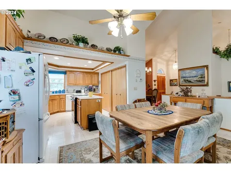 88230 Chita Loop Springfield OR 97478