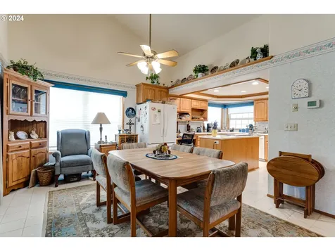 88230 Chita Loop Springfield OR 97478