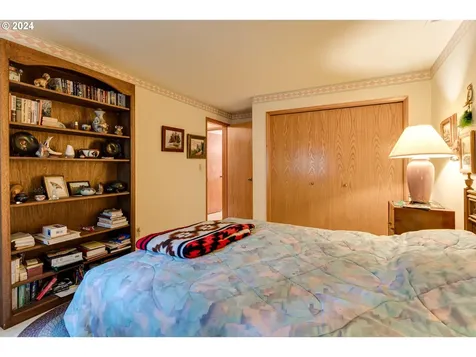 88230 Chita Loop Springfield OR 97478