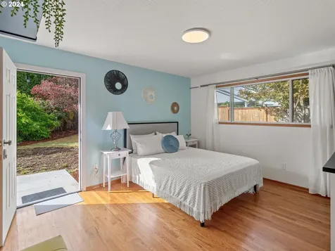 15211 NE Schuyler Court Portland OR 97230