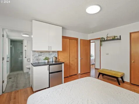 15211 NE Schuyler Court Portland OR 97230