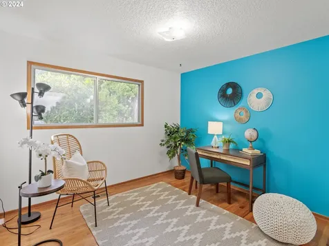 15211 NE Schuyler Court Portland OR 97230