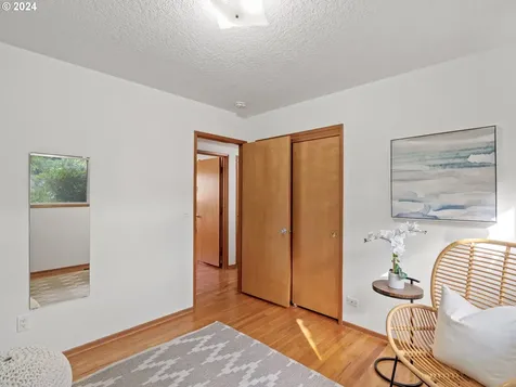 15211 NE Schuyler Court Portland OR 97230