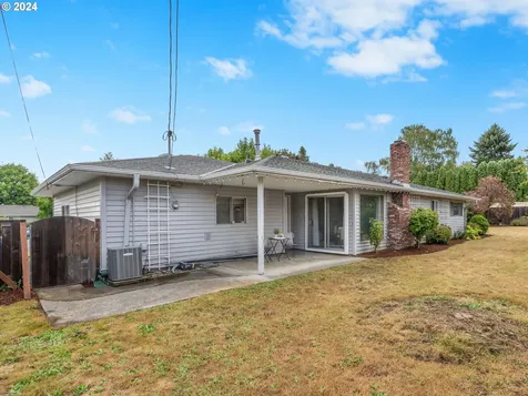 15211 NE Schuyler Court Portland OR 97230