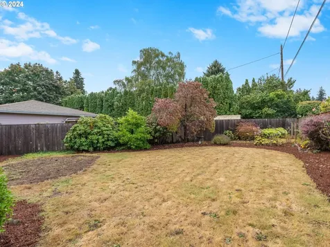 15211 NE Schuyler Court Portland OR 97230