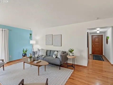 15211 NE Schuyler Court Portland OR 97230