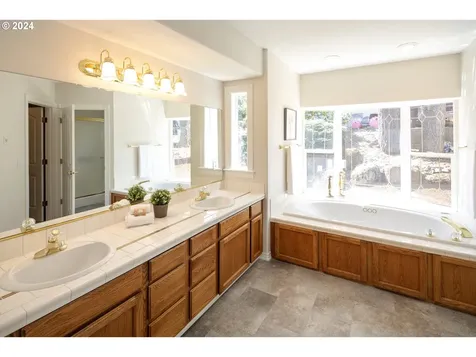 10999 Se David Court Happy Valley OR 97086
