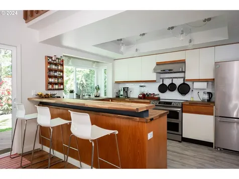 11372 Sw Lynnvale Drive Portland OR 97225