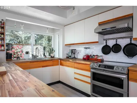 11372 Sw Lynnvale Drive Portland OR 97225