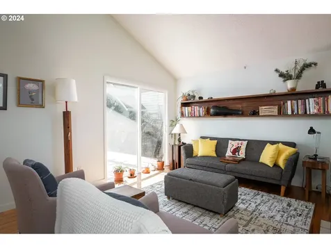 11372 Sw Lynnvale Drive Portland OR 97225