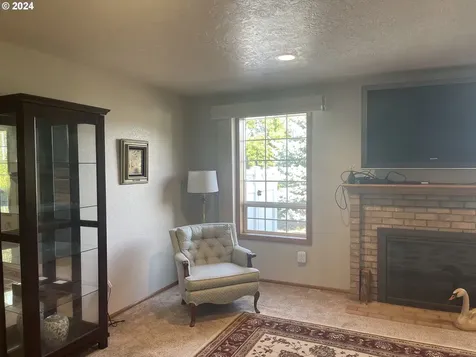 2426 Sw Crestwood Place Dallas OR 97338