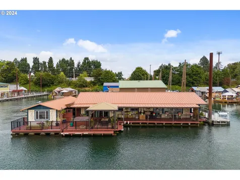 1693 N Jantzen Avenue Portland OR 97217
