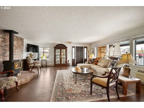 1693 N Jantzen Avenue Portland OR 97217