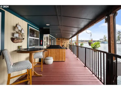 1693 N Jantzen Avenue Portland OR 97217