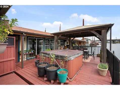 1693 N Jantzen Avenue Portland OR 97217