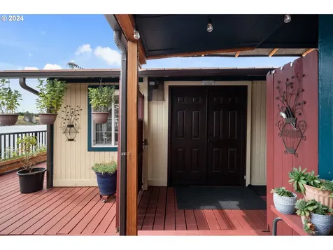 1693 N Jantzen Avenue Portland OR 97217