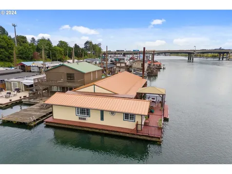 1693 N Jantzen Avenue Portland OR 97217