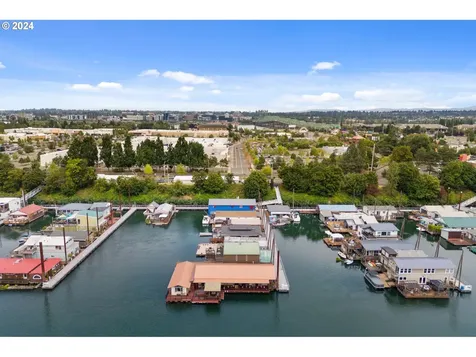 1693 N Jantzen Avenue Portland OR 97217