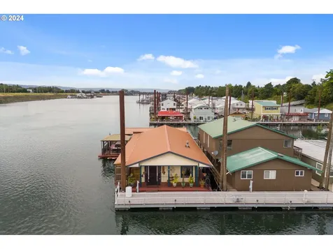 1693 N Jantzen Avenue Portland OR 97217