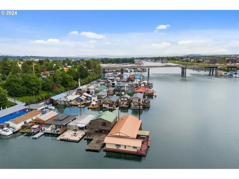 1693 N Jantzen Avenue Portland OR 97217