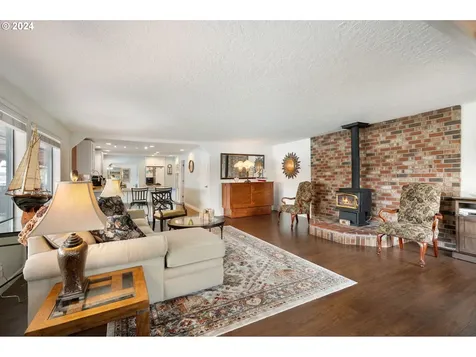 1693 N Jantzen Avenue Portland OR 97217