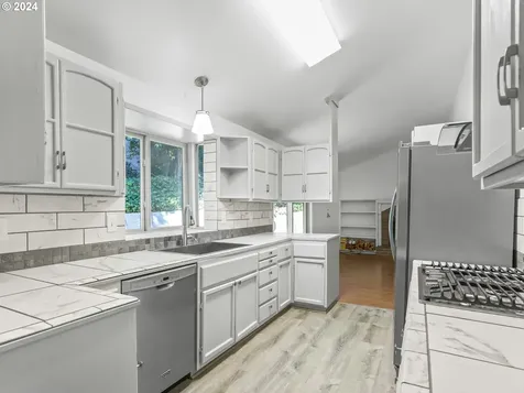 13705 SW Ash Avenue Portland OR 97223