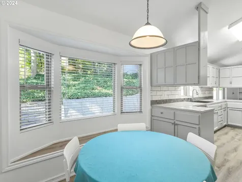 13705 SW Ash Avenue Portland OR 97223