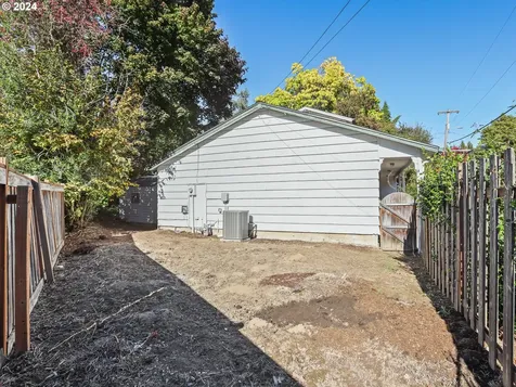 13705 SW Ash Avenue Portland OR 97223