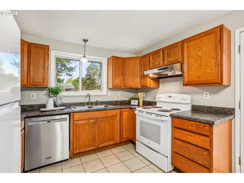 1557 NE Karen Court Hillsboro OR 97124
