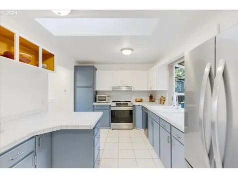 302 Laurel Street Lake Oswego OR 97034