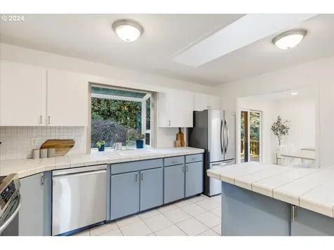 302 Laurel Street Lake Oswego OR 97034