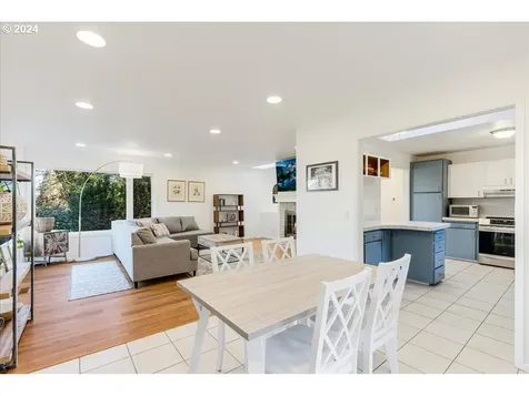 302 Laurel Street Lake Oswego OR 97034