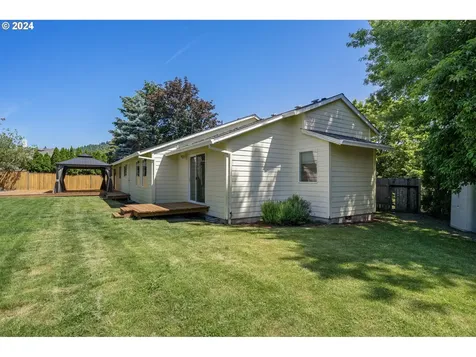 13431 Se Erin Court Clackamas OR 97015