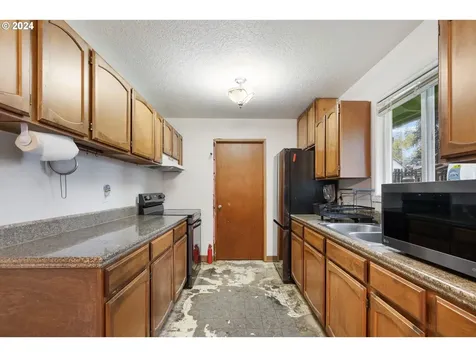 15612 SE Harrison Street Portland OR 97233