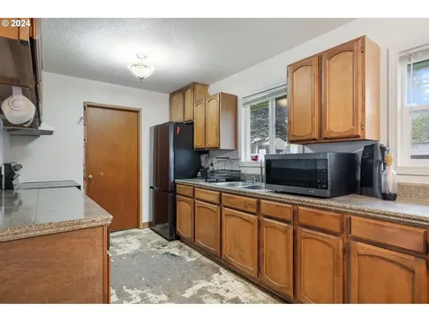 15612 SE Harrison Street Portland OR 97233