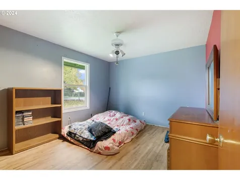 15612 SE Harrison Street Portland OR 97233