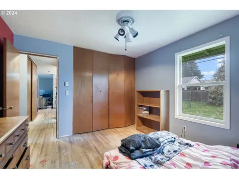 15612 SE Harrison Street Portland OR 97233
