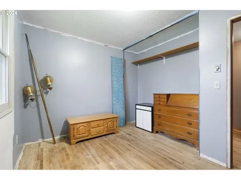 15612 SE Harrison Street Portland OR 97233