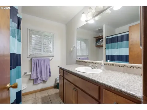 15612 SE Harrison Street Portland OR 97233