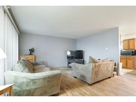 15612 SE Harrison Street Portland OR 97233