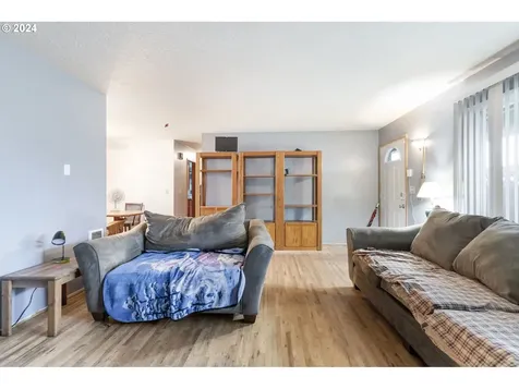 15612 SE Harrison Street Portland OR 97233