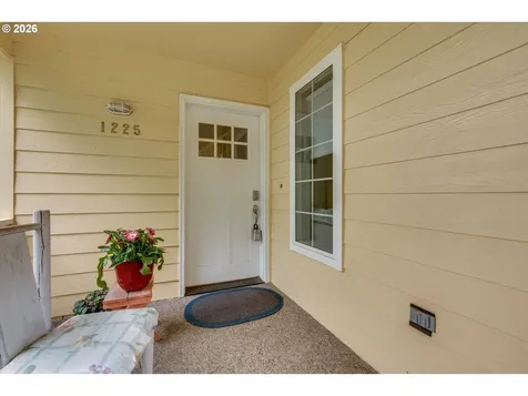1225 E Foothills Drive Newberg OR 97132