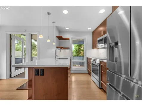 6318 Sw 32nd Avenue Portland OR 97239