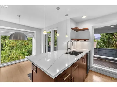 6318 Sw 32nd Avenue Portland OR 97239