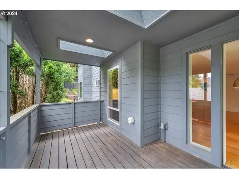 6318 Sw 32nd Avenue Portland OR 97239